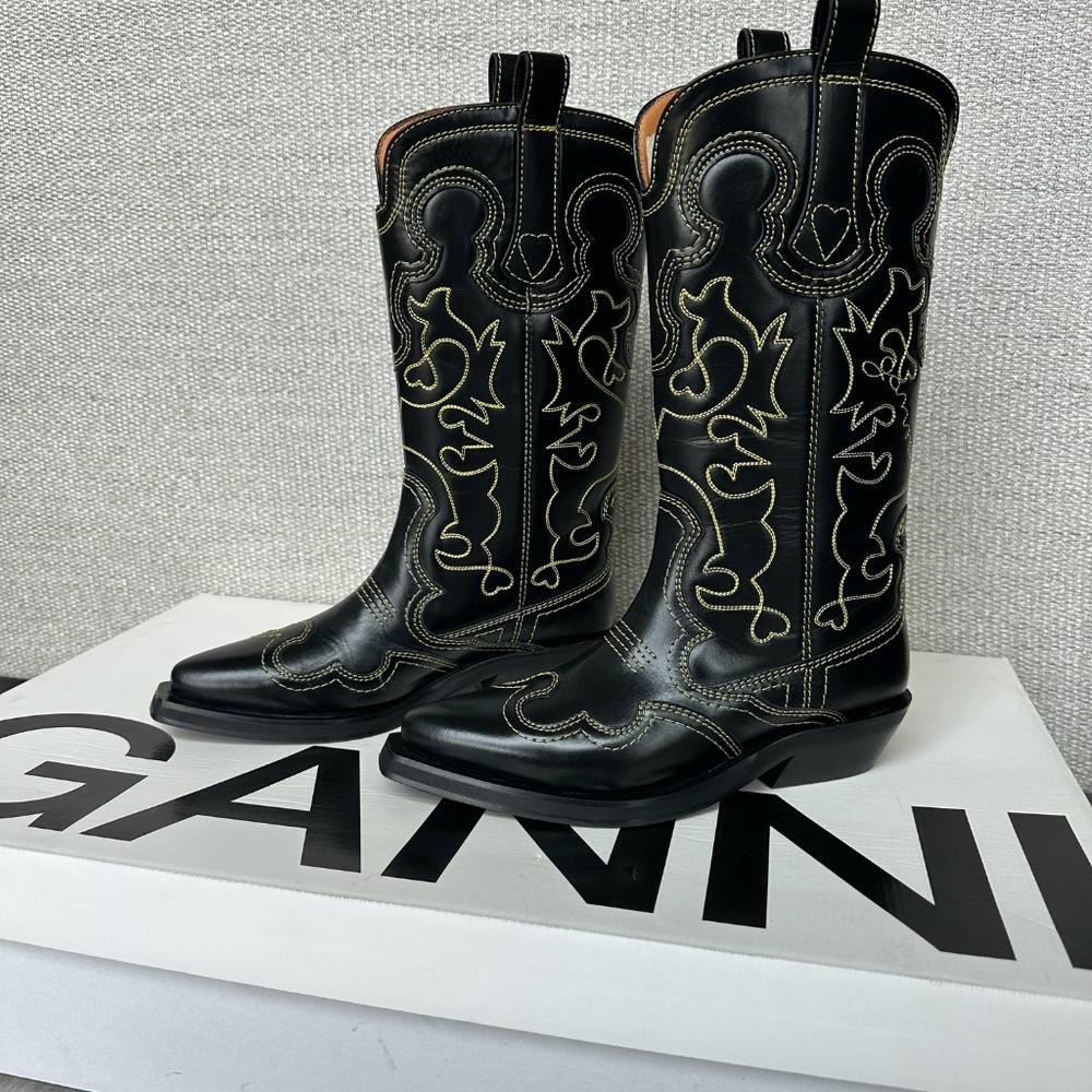 NWT GANNI Western Boots, UE 36